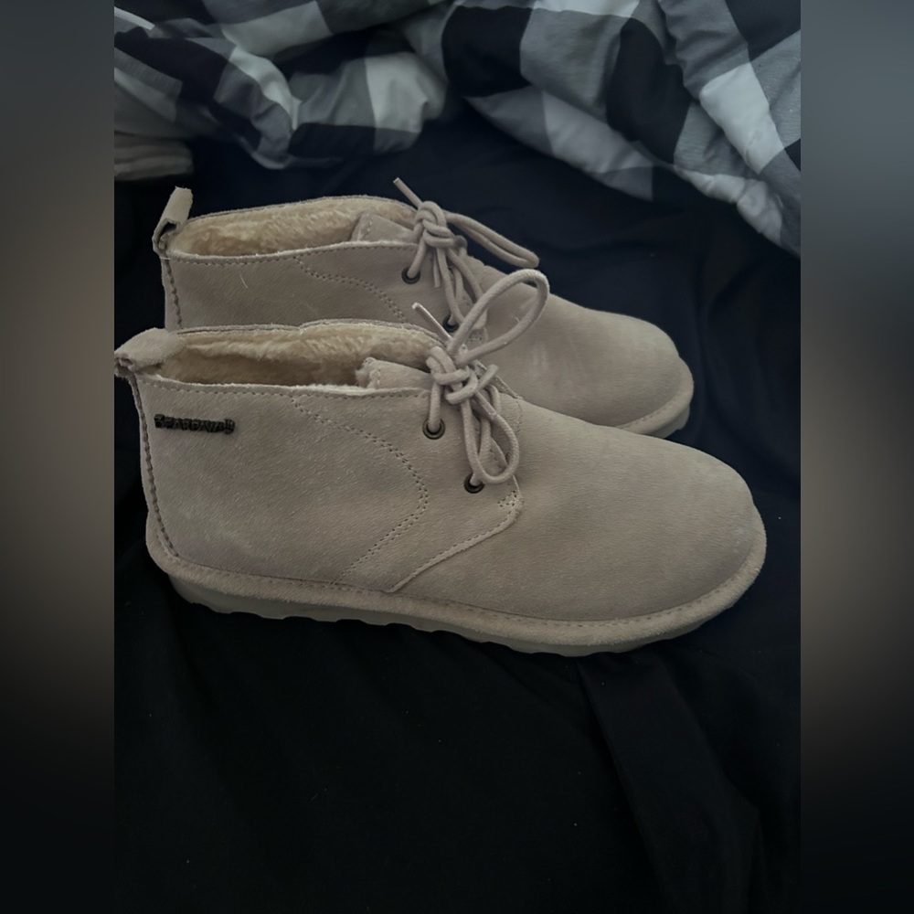 Bearpaw Skye Boots: Women’s 9